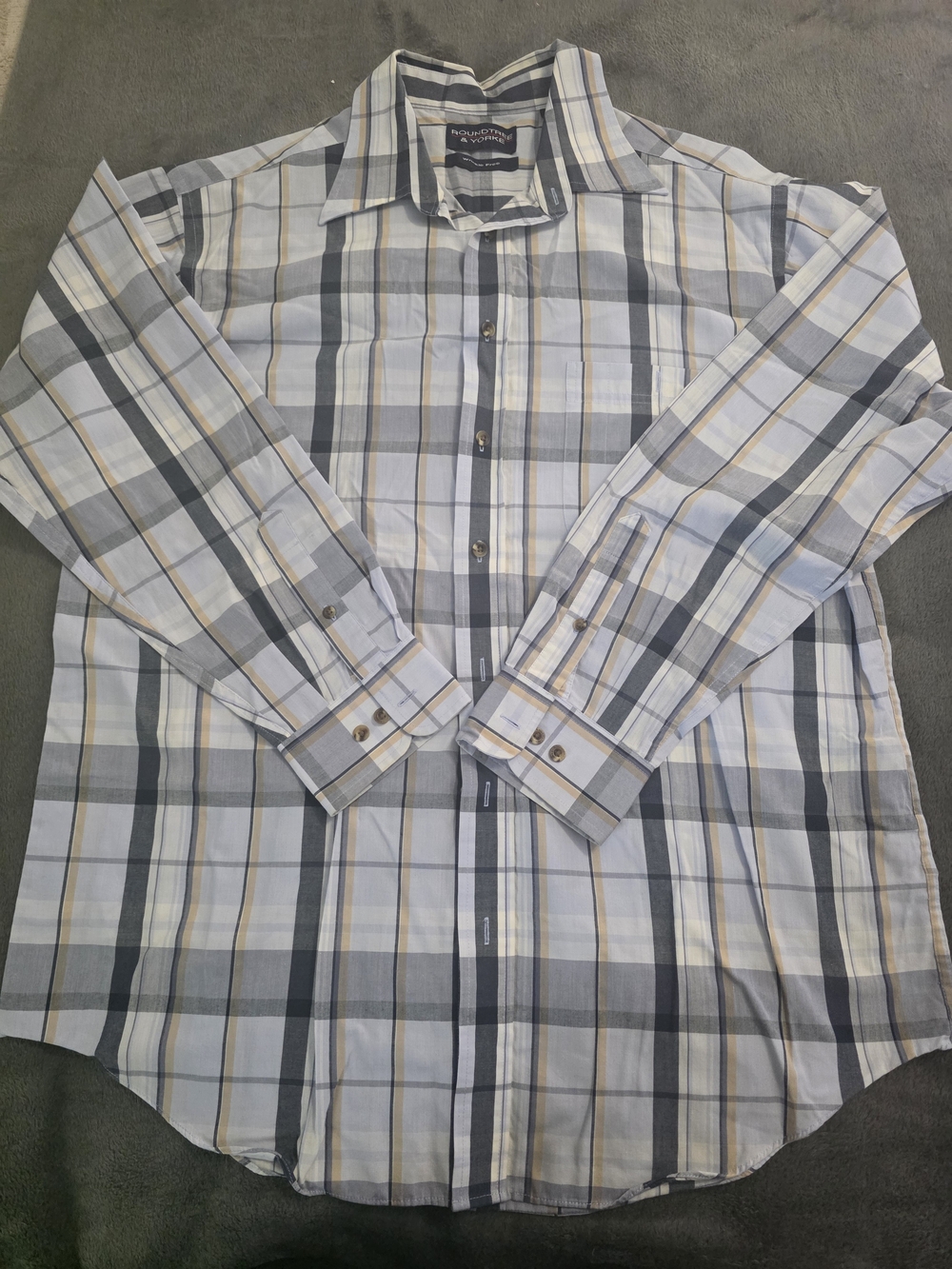 Roundtree & Yorke Light Blue, Gray & Cream Plaid Button-Down Shirt
